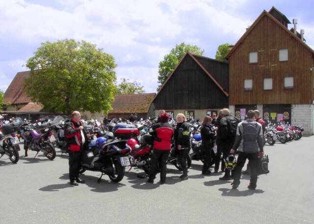 amwebiszu3000bikes.jpg