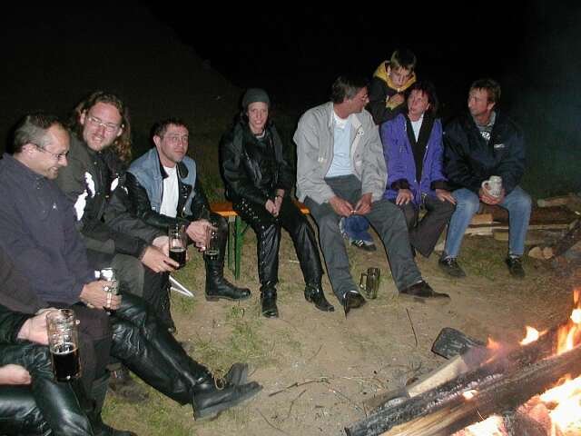 undamlagerfeuer.jpg