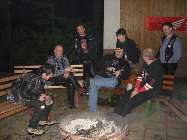 lagerfeuerrunde.jpg