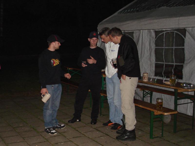 DSC00028.JPG - Benzingespräche